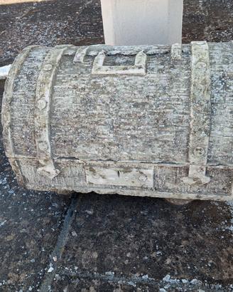 Baule in pietra leccese