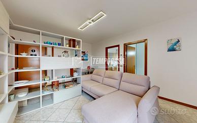 RIF: A523 - Appartamento al secondo piano con asce