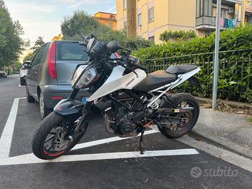 Ktm duke 390 del 2022