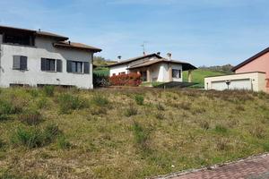 Terreno di 600 m² a Varano de' Melegari