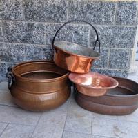 4 paioli e sottovasi grandi in rame 