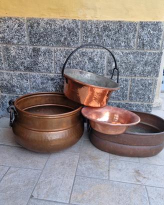 4 paioli e sottovasi grandi in rame 