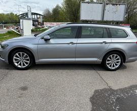 Volkswagen Passat Variant 2.0 TDI DSG Business Blu