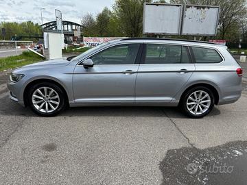 Volkswagen Passat Variant 2.0 TDI DSG Business Blu