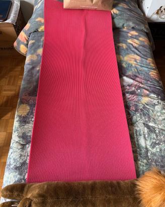 Tappetino da Yoga e per Pilates esercizi vari.