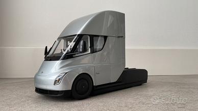 Tesla Semi 1:24 Diecast