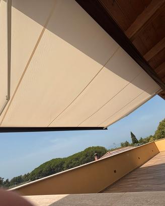 Tenda da sole motorizzata