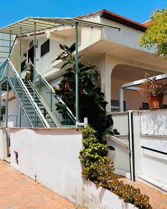 Pomezia Martin Pescatore intero fabbricato da ciel