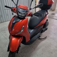 Beverly 400 s Arancione e nero, KM 720, come nuovo