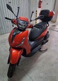 Beverly 400 s Arancione e nero, KM 720, come nuovo