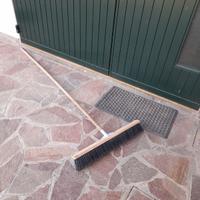 Scopa spazzolone da cantiere