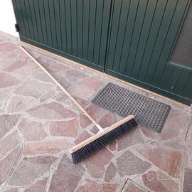 Scopa spazzolone da cantiere