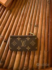 Louis Vuitton Pochette con catenella Monogram M626