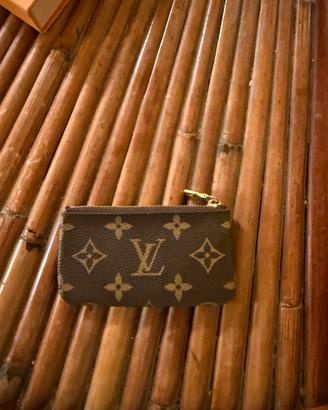 Louis Vuitton Pochette con catenella Monogram M626