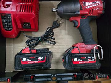 AVVITATORE A IMPULSI  DA 1/2" MILWAUKEE