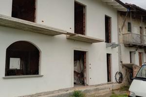 Villa indipendente su tre lati