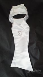 cravattino con spilla  da equitazione 