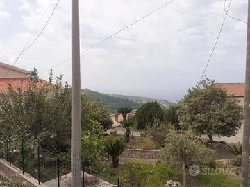 Casa nel centro storico con giardino