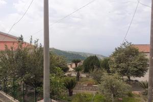 Casa nel centro storico con giardino