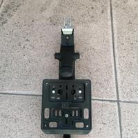 Porta targa di serie Aprilia Dorsoduro