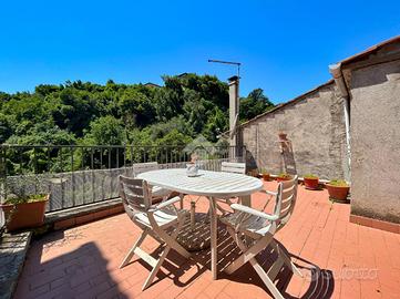 4 LOCALI A CAPRAROLA