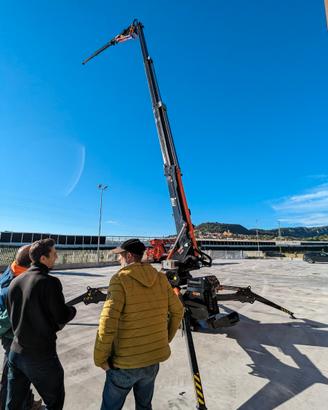 Gru compatta cingolata semovente BG Lift. m250