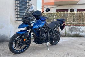 Tiger 800 XRT (modello super accessoriato)