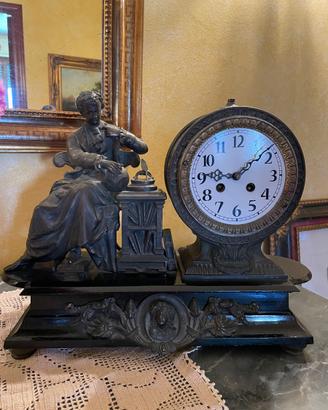 Orologio in bronzo antico