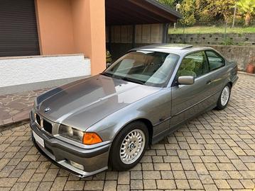 Bmw 318 is 1993 E36