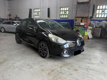 Renault Clio 1.2 75CV 5 porte neopatentati