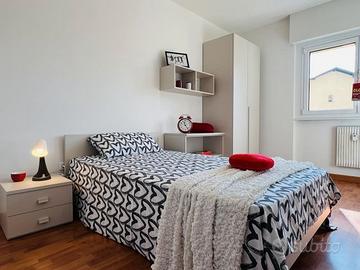 Spaziosa e luminosa stanza per studenti da sett