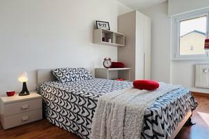 Spaziosa e luminosa stanza per studenti da sett