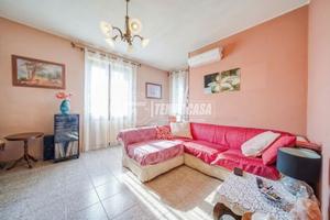 AMPIO TRE LOCALI CON TERRAZZO!