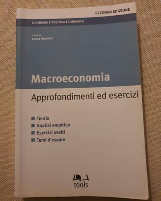 Libro universitario di macroeconomia