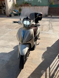 Beverly 300