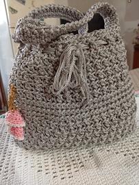 borsa fatta a uncinetto 