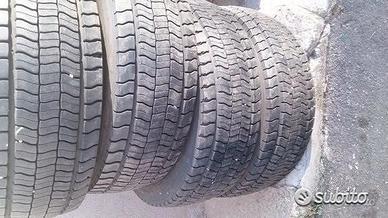 Gomme 315 80 22.5 motrice continental usate
