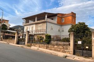 Arbus - Casa con giardino