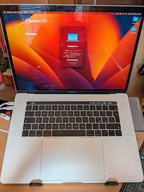 Macbook pro 15’ 2017 ram 16 ssd 500 touch bar