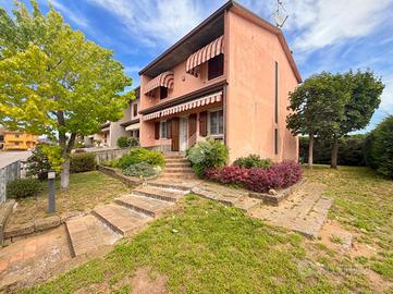 VILLA A SCHIERA A OPPEANO