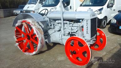 UNICO,IL PRIMO TRATTORE AL MONDO FORDSON DEL1927