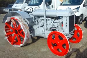 UNICO,IL PRIMO TRATTORE AL MONDO FORDSON DEL1927