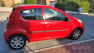 Peugeot 107 rossa