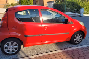 Peugeot 107 rossa