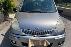 Toyota yaris Verso D4D diasel 2004