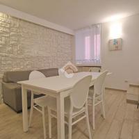 CASA SEMINDIPENDENTE A SIROLO