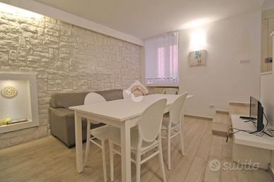 CASA SEMINDIPENDENTE A SIROLO