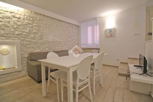 CASA SEMINDIPENDENTE A SIROLO