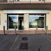 NEGOZIO A PADENGHE SUL GARDA