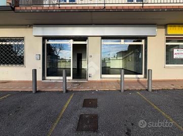 NEGOZIO A PADENGHE SUL GARDA